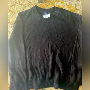 GAP L Black Oversized Crewneck sweater